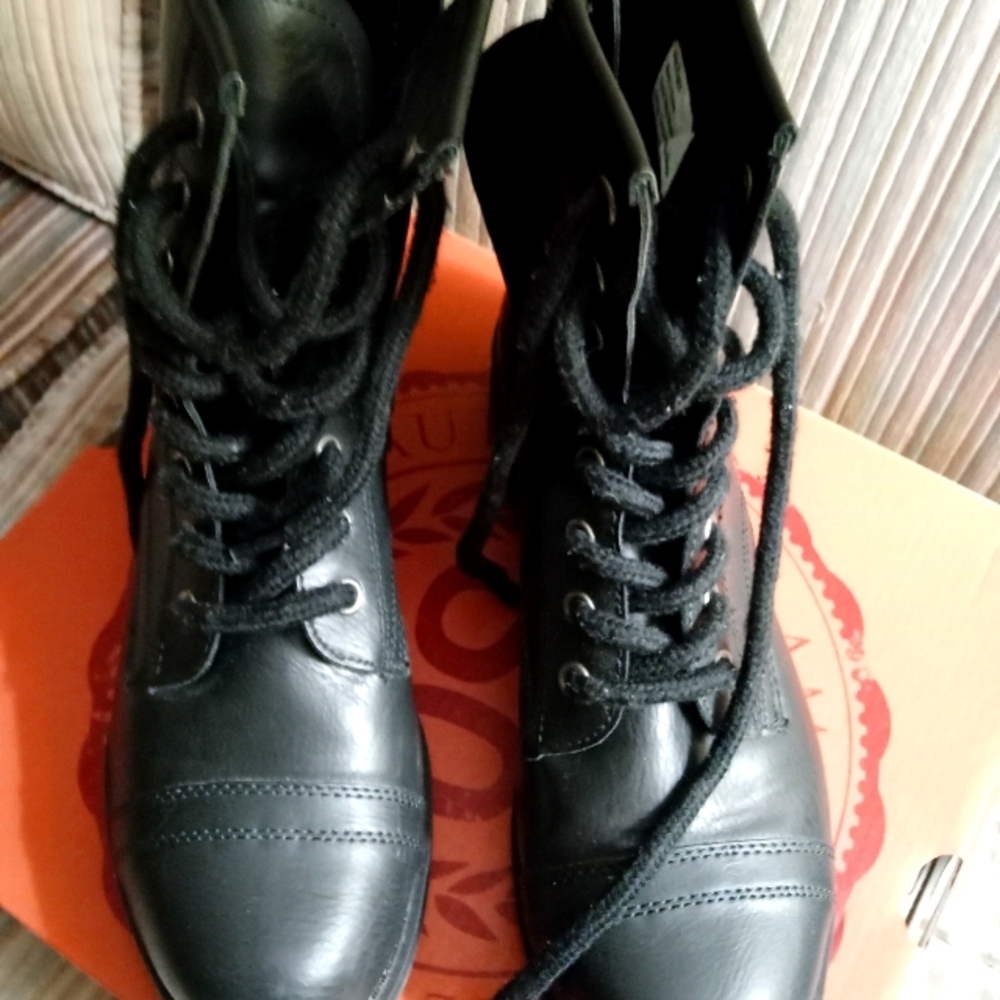 So Authentic American Women's Heritage Black Boots